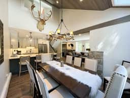 Attitash Heights | Ski in/out Getaway with Pool - Image 2