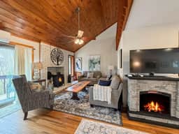 Beary Happy Place| Modern & Close to Downtown - Image 2