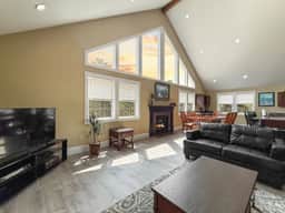 Locust Lodge #2 | 18 Beds, Sleeps 28, HotTub, Pool - Image 2