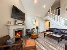 Luxe Mountain Home | River, Cranmore, Hot Tub - Image 2
