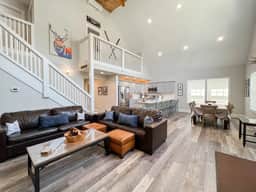 Luxe Mountain Home | River, Cranmore, Hot Tub - Image 5