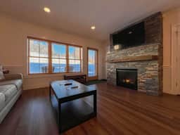 Luxe Ski In/Out | Pool, Hot tub, Hiking, N. Conway - Image 4