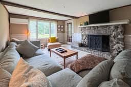 October Farm | 1810 Farmhouse set on 30+ Acres - Image 2