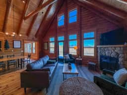 Peak View Cabin | Views | Spacious | 23 Acres - Image 4
