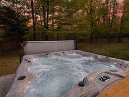 Pine Acres | 5 Bedroom, Hot Tub, Sauna, 2.5 Acres - Image 3