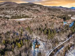 Razor Brook Chalet | Luxury A-Frame with Hot Tub - Image 4