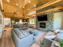 The Ledgeview Lodge | Brand New, Hot tub, Views - Image 2