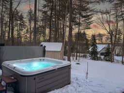 The Mountain House | Hot Tub, Close to Moose Pond - Image 5