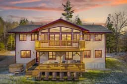 The Mountainview Escape | Luxury, Views & Hot Tub - Image 2