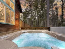 The Nest | Lake Access, Pool, HotTub, 5BDRM, Sauna - Image 3