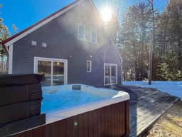 The West Nest | Private, Hot Tub, Central, 4 Bdrm - Image 2