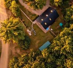 Scenic Lodge | Hot tub, Firepit, Modern, Quiet - Image 4