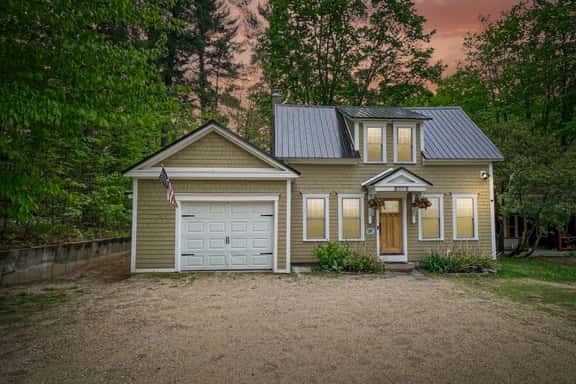 Cozy Home, Walk to N. Conway VLG and Cranmore Fun! - Image 1