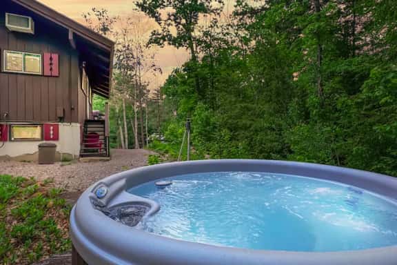 Family Chalet Near Story Land | Private Hot Tub! - Image 1