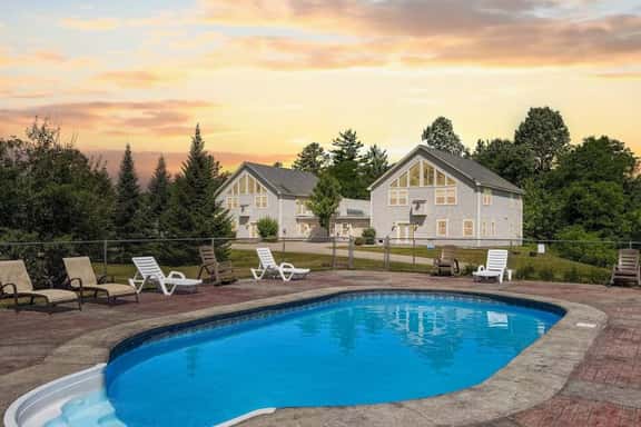 Locust Lodge #2 | 18 Beds, Sleeps 28, HotTub, Pool - Image 1