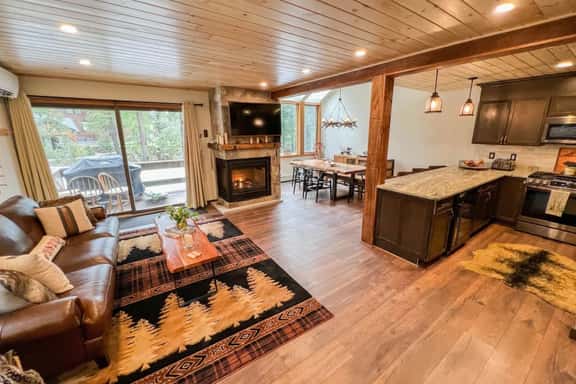 Luxury Attitash Mountainside Home, Rivers + Mtns! - Image 1