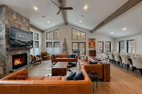 Northern Luxe | Brand New, Views, Hot tub, Games - Image 1