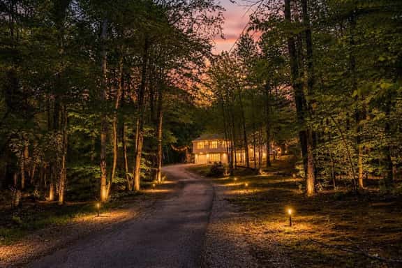 Pine Acres | 5 Bedroom, Hot Tub, Sauna, 2.5 Acres - Image 1