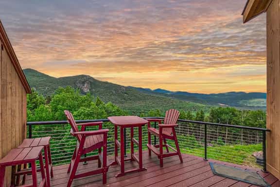 Serene Mountaintop Escape | Best Views in Bartlett - Image 1