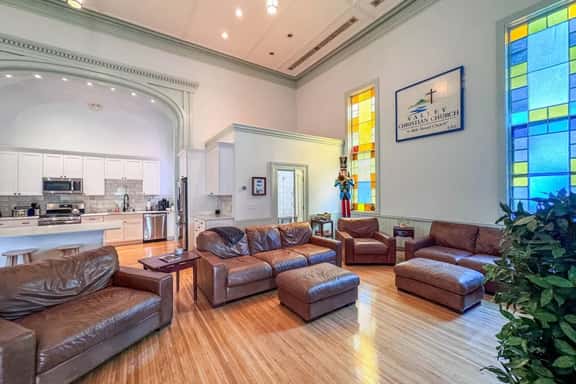 The Conway Meeting House + Church | 10 BDRM + Pond - Image 1