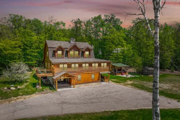 White Mtn Log Cabin | Hot tub, Views, Outdoor Bar! - Image 1