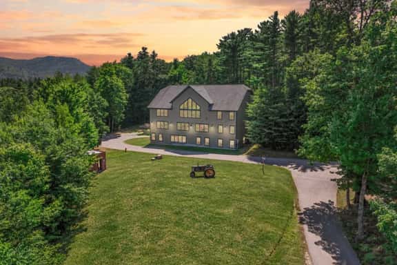 92 Locust Lane | 16 BDRMS, Sleeps 34, Pool, HotTub - Image 1