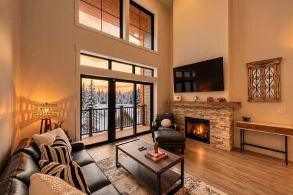Cranmore Escape | Modern, Walk to Town, Pool! - Image 1