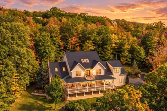 Forest Ledge | 5550ft² | Game Room | HotTub | View - Image 1