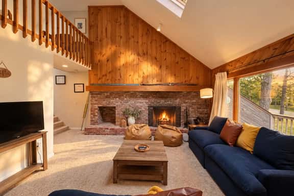 Pine Top Lodge | Spacious Family Home with a Pool! - Image 1