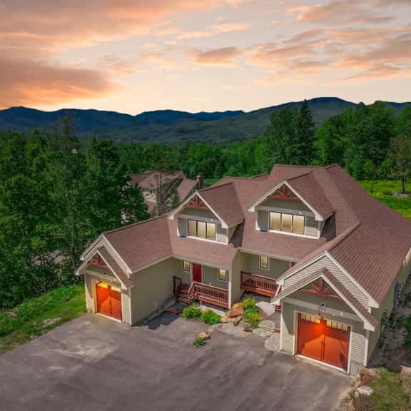 Black Mountain Ski in/out Home | Views + Hot tub! - Image 1