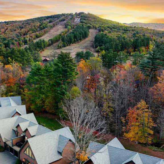 Cranmore Heights | Luxe, Hot Tub, Walk Downtown - Image 1