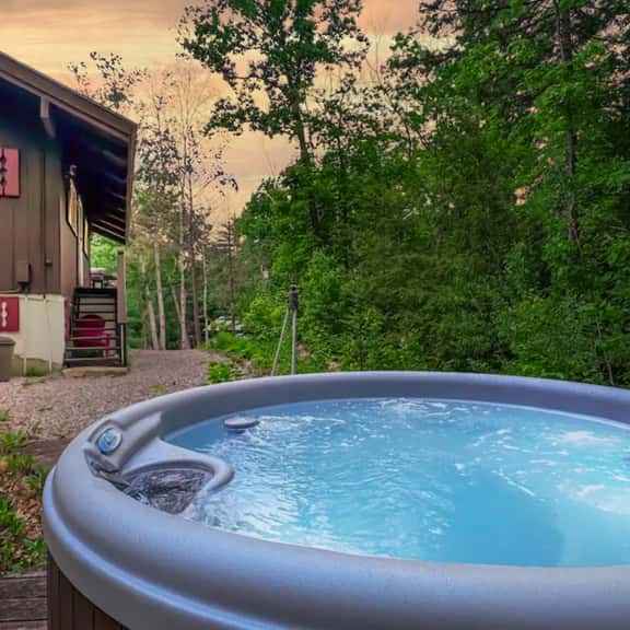 Family Chalet Near Story Land | Private Hot Tub! - Image 1