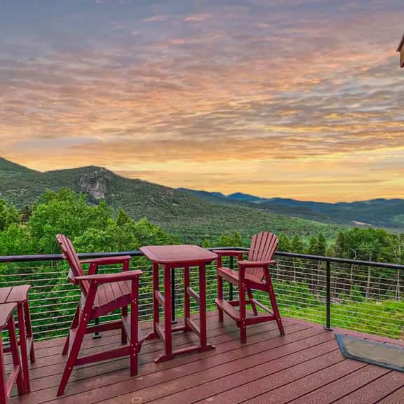 Serene Mountaintop Escape | Best Views in Bartlett - Image 1