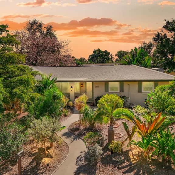 Siesta Gardens | Outdoor Oasis, Game Room, Central - Image 1