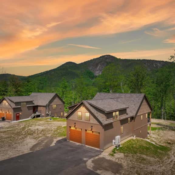 The Ledgeview Lodge | Brand New, Hot tub, Views - Image 1