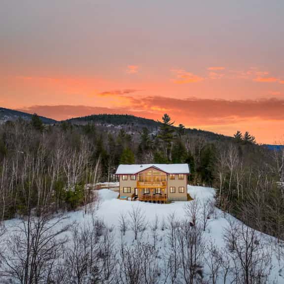 The Mountainview Escape | Luxury, Views & Hot Tub - Image 1