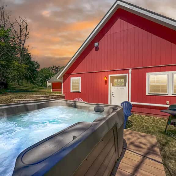 White Mountain Dream Cabin | 4 Acres  + Hot Tub - Image 1