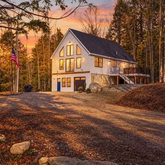 Northview Chalet | Brand New, Hot Tub, Spacious - Image 1