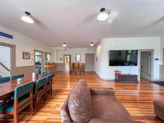 1908 Conway Meeting House | 5 Bedroom, Lake Access - Image 2