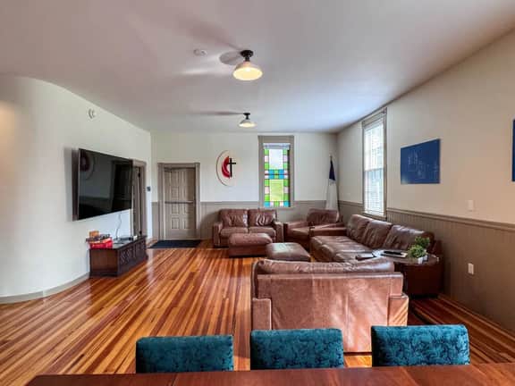 1908 Conway Meeting House | 5 Bedroom, Lake Access - Image 5