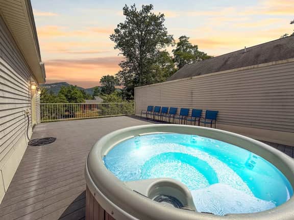 52-2 Locust Lane | Views, Pool, Hot Tub, 6 Bedroom - Image 4
