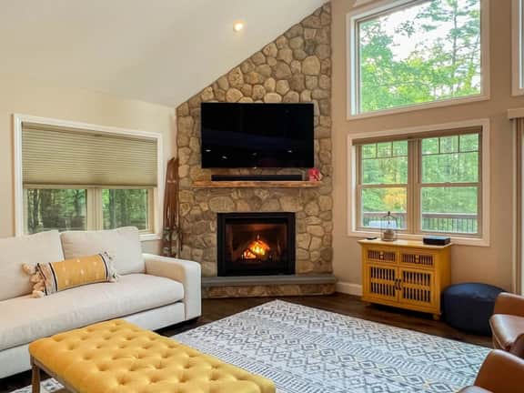 Bear Mountain House | Luxury, Hot Tub, Fireplace - Image 4