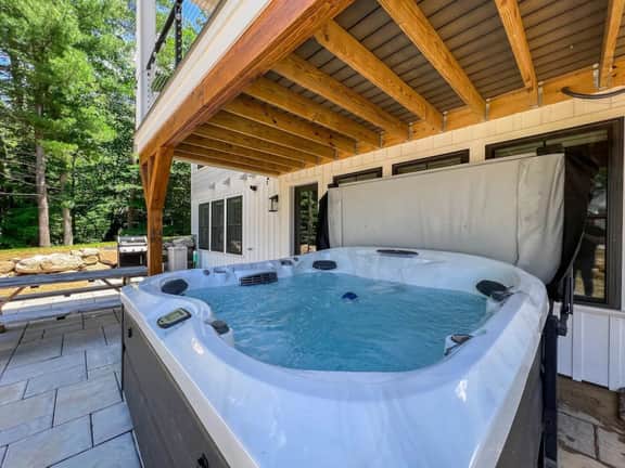 Birch Haus | Luxury Home, Views & Hot Tub, River - Image 4