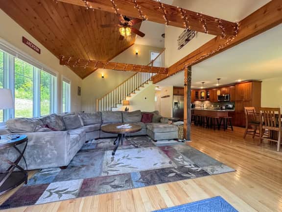 Black Mountain Ski in/out Home | Views + Hot tub! - Image 4