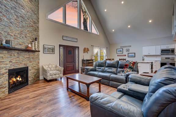 Cranmore Heights | Luxe, Hot Tub, Walk Downtown - Image 2