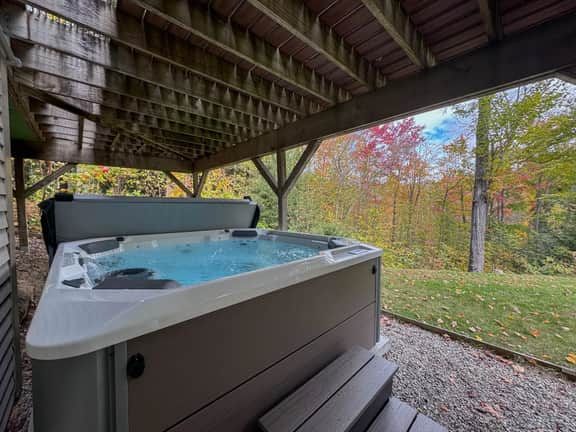 Ellis Ridge Retreat | 5 BDRM | Hot Tub | Firepit - Image 3
