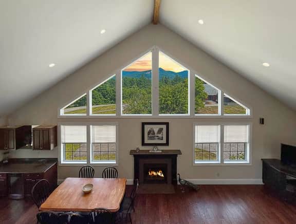 Locust Lodge #3 | 18 Beds, Sleeps 28, HotTub, Pool - Image 3
