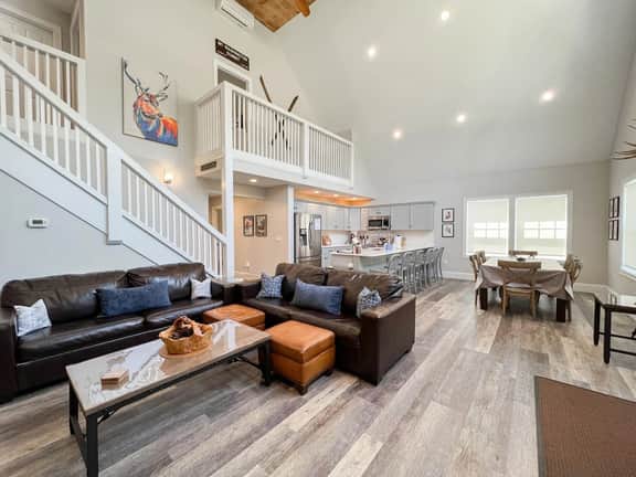 Luxe Mountain Home | River, Cranmore, Hot Tub - Image 5