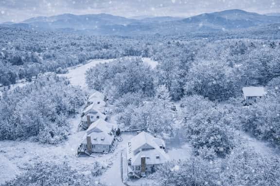Mountain View Haus 4-season fun on Black Mountain + Amazing Views, A/C - Image 2