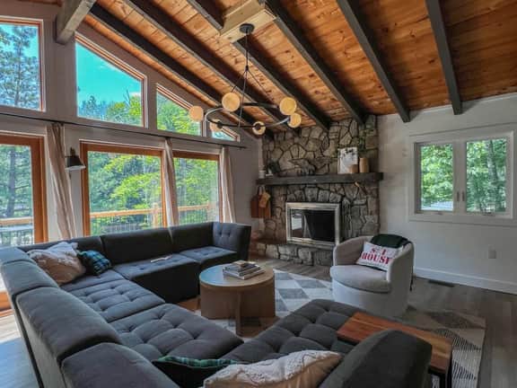 Mountainside Chalet | Modern, Spacious + Central! - Image 2
